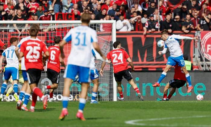 Marten Winkler Hertha BSC, 22 r Goal scored, scores the goal to 1 0 for Berlin by head, celebrate the goal 28 09 2025, Football, 2 Bundesliga, 1 FC Nuernberg Hertha BSC, DEU, Nuremberg, Max Morlock Stadion, DFL REGULATIONS PROHIBIT ANY USE OF PHOTOGRAPHS AS IMAGE SEQUENCES AND OR QUASI VIDEO Copyright: HMBxMedia xHeikoxBecker