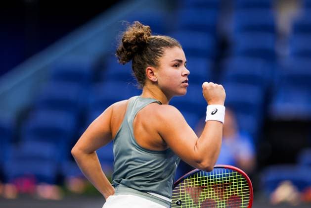 BEIJING, CHINA - SEPTEMBER 28: Jasmine Paolini of Italy reacts in the Women s Singles Round of 32 match against Sofia Kenin of the United States on day 7 of the 2025 China Open at National Tennis Center on September 28, 2025 in Beijing, China.  Copyright: xVCGx 111593733945