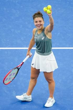 BEIJING, CHINA - SEPTEMBER 28: Jasmine Paolini of Italy reacts in the Women s Singles Round of 32 match against Sofia Kenin of the United States on day 7 of the 2025 China Open at National Tennis Center on September 28, 2025 in Beijing, China.  Copyright: xVCGx 111593740295