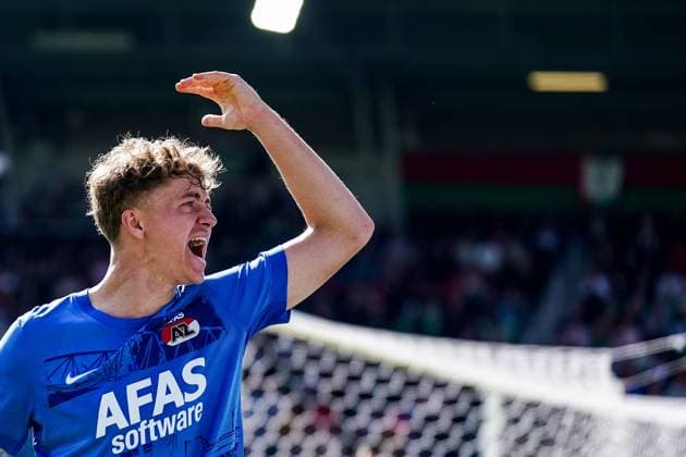 NIJMEGEN , 28-09-2025 , Goffertstadion , season 2025 2026 , Dutch Eredivisie football , match between NEC Nijmegen and AZ , picture shows AZ player Sven Mijnans celebrates his team s first goal NEC - AZ  x31246552x Copyright: