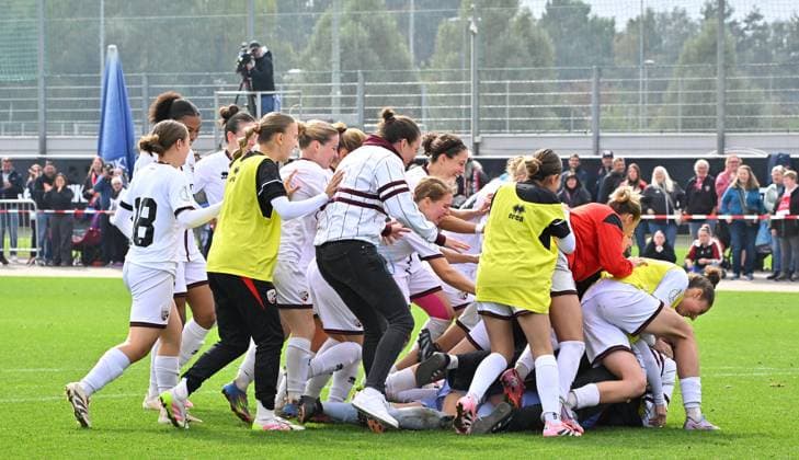28 09 2025 Soccer season 2025 2026 1 DFB Cup 1 round FC Ingolstadt 04 FCI 1 FC Nuremberg FCN Club Clubfrauen Sportfoto Zink MeZi xmexzix Cheering joy at Ingolstadt after the end of the match