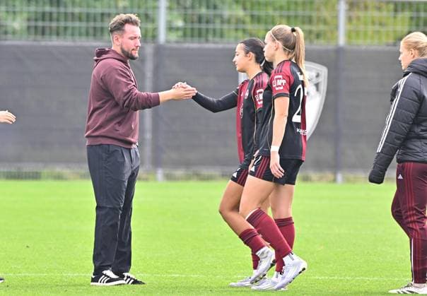 28 09 2025 Football season 2025 2026 1 DFB Cup 1 round FC Ingolstadt 04 FCI 1 FC Nürnberg FCN Club Clubfrauen Sportfoto Zink MeZi xmexzix Thomas Oostendorp Coach 1 FC Nürnberg FCN Selma Licina 17, 1 FC Nürnberg FCN Beatrix Fördös Foerdoes 27, 1 FC Nürnberg FCN disappointed Disappointment after the end of the match