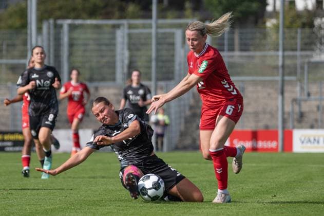Kleve, Germany, September 28, 2025: Sandra Maria Jessen (6 1. FC Köln) and Isa Warps (4 VfR Warbeyen) battle for the ball (duel) during the DFB-Pokal der Frauen game between VfR Warbeyen and 1. FC Köln at the Bresserberg in Kleve, Germany (Martin Pitsch SPP) Copyright: xMartinxPitsch SPPx spp-en-MaPi-20250928_NIKON Z 6_warbeyenkoeln_DSC7976