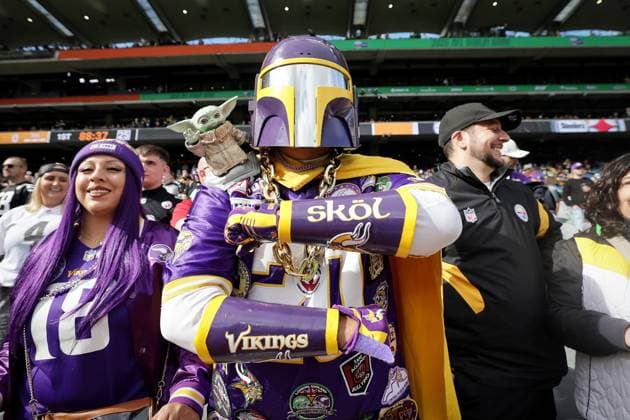NFL, American Football Herren, USA Week 4, Croke Park, Dublin 28 9 2025 Pittsburgh Steelers vs Minnesota Vikings A Minnesota Vikings fan before the game A Minnesota Vikings fan before the game 28 9 2025  Copyright: x INPHO LaszloxGeczox LG_009397