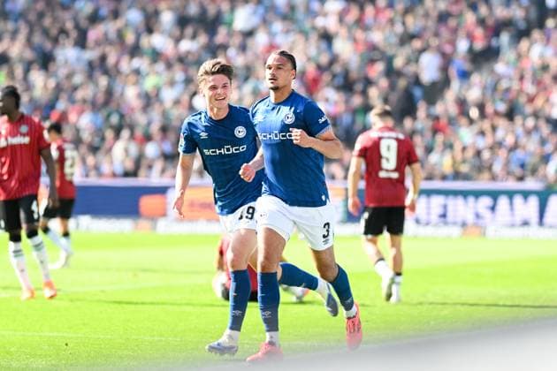 2 Bundesliga Hannover 96 Arminia Bielefeld on 28 09 2025 at the HDI Arena in Hannover Cheering, goal celebration, goal scorer, goal scorer Joel Felix Bielefeld cheers after his goal to 0 1 MT