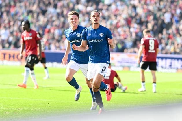 2 Bundesliga Hannover 96 Arminia Bielefeld on 28 09 2025 at the HDI Arena in Hannover Cheering, goal celebration, goal scorer, goal scorer Joel Felix Bielefeld cheers after his goal to 0 1 MT