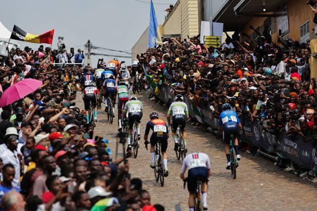 2025 UCI Road World Championships Picture by Alex Whitehead SWpix.com - 28 09 2025 - Cycling - 2025 UCI Road World Championships - Kigali Convention Centre, Kigali, Rwanda - Men Elite Road Race - Michael Matthews (Australia), Jay Vine (Australia), Amanuel Ghebreigzabhier (Eritrea), Afonso Eulalio (Portugal) climbing the Mur de Kigali Copyright: x xSWpix.comx(t axPhotographyxHubxLtd)xAlexxWhitehead SWpix.comx SWP-3030-8680