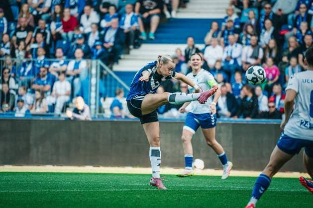 DFB Pokal Women 1 FC Magdeburg vs Hamburger SV, 28 09 25 Mia Büchele Hamburger SV, 17 shoots DFB Pokal Women 2025 2026, 1 round 1 FC Madgeburg vs Hamburger SV on 28 09 2025 at Avnet Arena, Magdeburg DFB DFL REGULATIONS PROHIBIT ANY USE OF PHOTOGRAPHS AS IMAGE SEQUENCES AND OR QUASI VIDEO Copyright: xBEAUTIFULxSPORTS Tonhäuserx