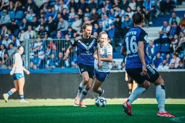 DFB Pokal Frauen 1 FC Magdeburg vs Hamburger SV, 28 09 25 Lotta Wrede Hamburger SV, 32 on the ball DFB Pokal Frauen 2025 2026, 1 Runde 1 FC Madgeburg vs Hamburger SV am 28 09 2025 in der Avnet Arena, Magdeburg DFB DFL REGULATIONS PROHIBIT ANY USE OF PHOTOGRAPHS AS IMAGE SEQUENCES AND OR QUASI VIDEO Copyright: xBEAUTIFULxSPORTS Tonhäuserx