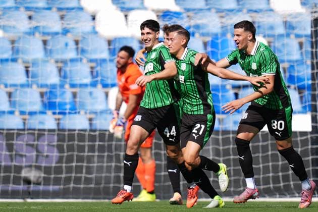 Sassuolo™s Edoardo Vannoni celebrates after scoring the 3-1 goal for his team during the Serie A soccer match between Sassuolo and Udinese at the Mapei Stadium CittÃ del Tricolore in Reggio Emilia, north Italy - Sunday, September 28, 2025 - - Soccer -  Copyright: xMassimoxPaolone LaPressex