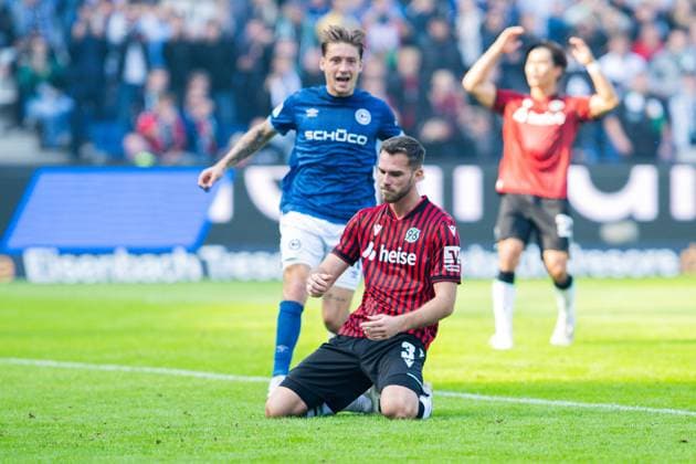 28 09 2025 Soccer, 2025 2026, 2 Bundesliga, Matchday 7, Hannover 96 DSC Arminia Bielefeld Boris Tomiak Hannover after his missed penalty kick DFL REGULATIONS PROHIBIT ANY USE OF PHOTOGRAPHS AS IMAGE SEQUENCES AND OR QUASI VIDEO
