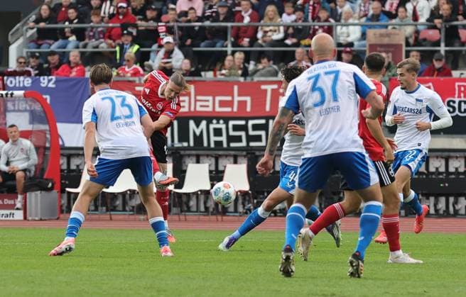 28 09 2025 Soccer Season 2025 2026 2 Soccer Bundesliga 07 Matchday 1 FC Nürnberg FCN Club Hertha BSC Berlin HBSC Sportfoto Zink DaMa xdaxmax DFL regulations prohibit any use of photographs as image sequences and or quasi video only for editorial use Artem Stepanov 11, 1 FC Nürnberg FCN with shot on goal