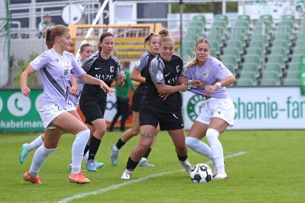 Soccer DFB Pokal Women BSG Chemie Leipzig vs FC Carl Zeiss Jena 28 09 2025 Lucy Hüllmann 9, Chemie Leipzig vs Nike Andersson 6, Carl Zeiss Jena Soccer, DFB Pokal Women, Season 2025 2026, 1 Round BSG Chemie Leipzig vs FC Carl Zeiss Jena on 28 09 2025 at Alfred Kunze Sportpark, Leipzig Leutzsch Copyright: xBEAUTIFULxSPORTS JanxKaeferx