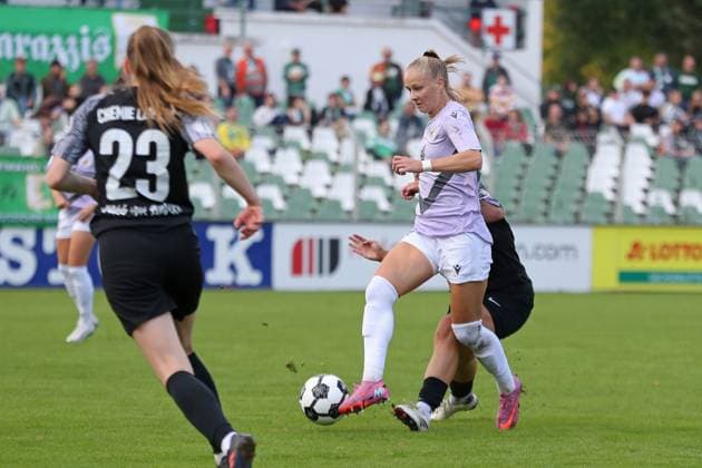 Soccer DFB Cup Women BSG Chemie Leipzig vs FC Carl Zeiss Jena 28 09 2025 Isabella Jaron 24, Carl Zeiss Jena Soccer, DFB Cup Women, Season 2025 2026, 1 Round BSG Chemie Leipzig vs FC Carl Zeiss Jena on 28 09 2025 at Alfred Kunze Sportpark, Leipzig Leutzsch Copyright: xBEAUTIFULxSPORTS JanxKaeferx