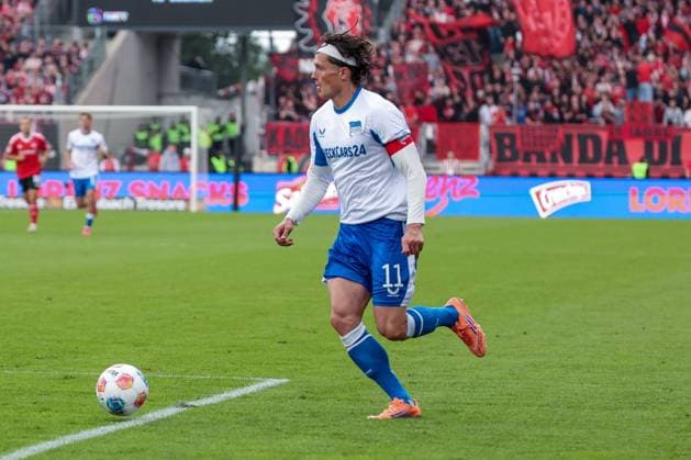 Fabian Reese 11 Hertha BSC Berlin in action, 1 FC Nuernberg vs Hertha BSC Berlin, DFL, 2 Bundesliga, Saison 2025 2026, Max Morlock Stadion, Hinrunde, 7 Spieltag, 28 09 2025 DFB regulations prohibit any use of photographs as image sequences and or quasi video Nuernberg Bayern Germany Copyright: xkolbert-press MartinxAgüerax