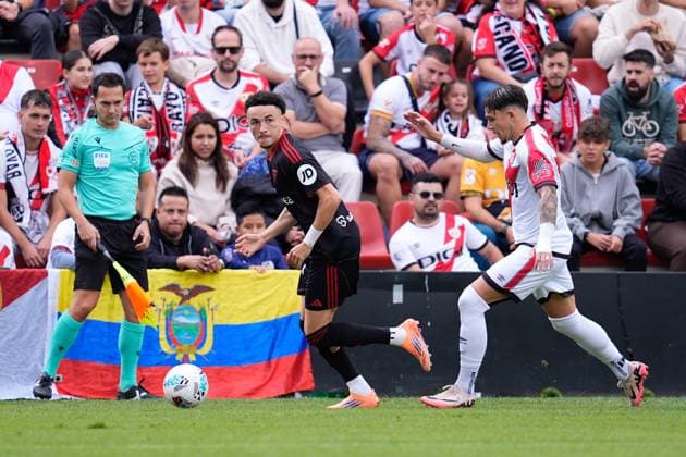 September 28, 2025, Madrid, Madrid, Spain: Ruben Vargas of Sevilla FC in action during the Spanish League, LaLiga EA Sports, football match played between Rayo Vallecano and Sevilla FC at Estadio de Vallecas on September 28, 2025, in Madrid, Spain. Madrid Spain - ZUMAa181 20250928_zaa_a181_019 Copyright: xDennisxAgyemanx