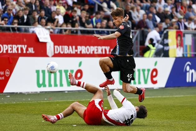 UTRECHT - (L-R) Souffian El Karouani of FC Utrecht, Oliver Braude of SC Heerenveen during the Dutch Eredivisie match between FC Utrecht and SC Heerenveen at the Galgenwaard Stadium on September 28, 2025, in Utrecht, Netherlands. ANP MAURICE VAN STEEN Eredivisie 2025 26 xVIxANPxSportx xxANPxIVx 537730402 originalFilename: 537730402.jpg