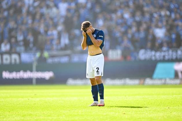 2 Bundesliga Hannover 96 Arminia Bielefeld on 28 09 2025 at the HDI Arena in Hannover Felix Hagmann Bielefeld dissatisfied, disappointed, disappointed, dejected MT
