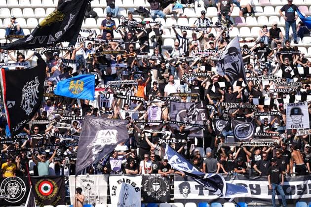 Supporter of Udinese during the Serie A soccer match between Sassuolo and Udinese at the Mapei Stadium CittÃ del Tricolore in Reggio Emilia, north Italy - Sunday, September 28, 2025 - - Soccer -  Copyright: xMassimoxPaolone LaPressex