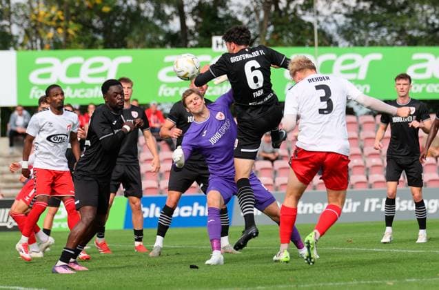 Sport Men Soccer Soccer Regionalliga Nord Ost Season 2025 26 10 Matchday 28 09 2025 Bluechip Arena Meuselwitz Thuringia ZFC Meuselwitz Greifswalder FC Felix Rehder ZFC 3 scores here the 1 0 Meuselwitz Thuringia Germany