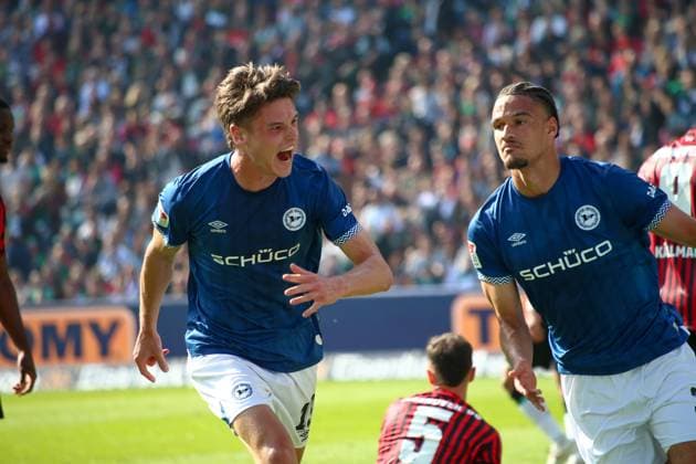 Germany Soccer 2 Bundesliga 2025 26, 7 Matchday Hannover 96 vs Arminia Bielefeld Heinz von Heiden Arena Stadion Hannover Goal celebration Joel Felix Arminia Bielefeld, 3 Joel Grodowski Arminia Bielefeld, 11 Hannover Copyright: xAymanxAlahmedx