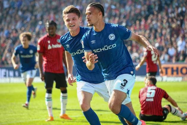 Germany Soccer 2 Bundesliga 2025 26, 7 Matchday Hannover 96 vs Arminia Bielefeld Heinz von Heiden Arena Stadion Hannover Goal celebration Joel Felix Arminia Bielefeld, 3 Joel Grodowski Arminia Bielefeld, 11 Hannover Copyright: xAymanxAlahmedx