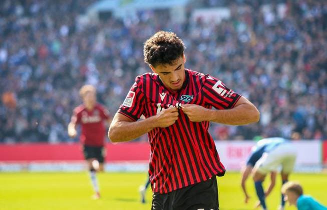 Germany Soccer 2 Bundesliga 2025 26, 7 Matchday Hannover 96 vs Arminia Bielefeld Heinz von Heiden Arena Stadion Hannover Goal celebration Husseyn Chakroun Hannover 96, 14 Hannover Copyright: xAymanxAlahmedx