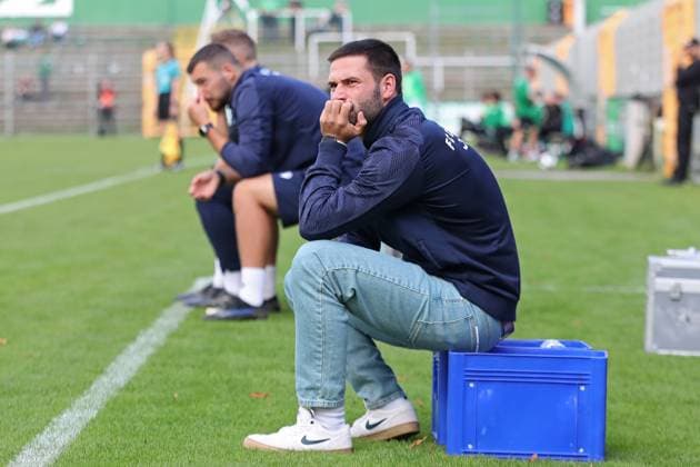 Soccer DFB Cup Women BSG Chemie Leipzig vs FC Carl Zeiss Jena 28 09 2025 Coach Florian Kästner Carl Zeiss Jena Soccer, DFB Cup Women, Season 2025 2026, 1 Round BSG Chemie Leipzig vs FC Carl Zeiss Jena on 28 09 2025 at Alfred Kunze Sportpark, Leipzig Leutzsch Copyright: xBEAUTIFULxSPORTS JanxKaeferx
