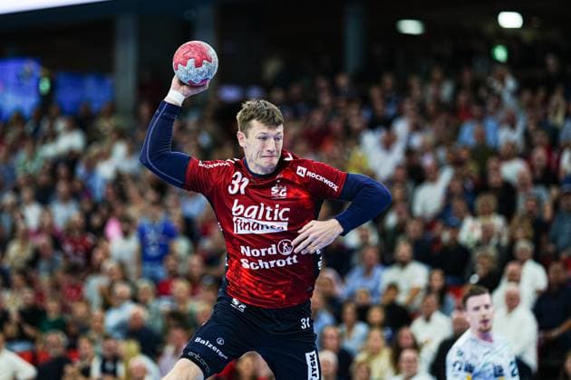 Throw Goal Emil Manfeldt Jakobsen SG Flensburg Handewitt, 31 GER, SG Flensburg Handewitt vs Frisch Auf Goeppingen, Handball, Bundesliga, Matchday 6, Season 2026 2026, 28 09 2025 GER, SG Flensburg Handewitt vs Frisch Auf Goeppingen, Handball, Bundesliga, Matchday 6, Season 2026 2026, 28 09 2025 Flensburg Copyright: xEibner-Pressefoto MarcelxvonxFehrnx EP_MFN