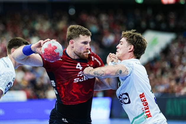 Johannes Golla SG Flensburg Handewitt, 04 , Victor Kloeve Frisch Auf Goeppingen, 07 GER, SG Flensburg Handewitt vs Frisch Auf Goeppingen, Handball, Bundesliga, Matchday 6, Season 2026 2026, 28 09 2025 GER, SG Flensburg Handewitt vs Frisch Auf Goeppingen, Handball, Bundesliga, Matchday 6, Season 2026 2026, 28 09 2025 Flensburg Copyright: xEibner-Pressefoto MarcelxvonxFehrnx EP_MFN