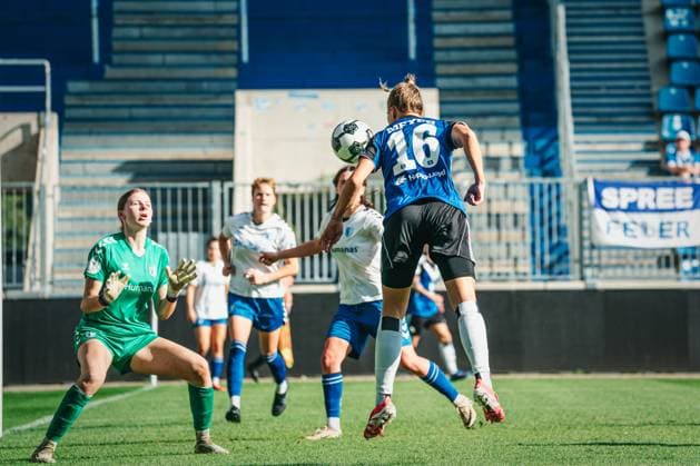 DFB Pokal Frauen 1 FC Magdeburg vs Hamburger SV, 28 09 25 Christin Meyer Hamburger SV, 16 heads to 2 0 DFB Pokal Frauen 2025 2026, 1 Runde 1 FC Madgeburg vs Hamburger SV am 28 09 2025 in der Avnet Arena, Magdeburg DFB DFL REGULATIONS PROHIBIT ANY USE OF PHOTOGRAPHS AS IMAGE SEQUENCES AND OR QUASI VIDEO Copyright: xBEAUTIFULxSPORTS Tonhäuserx