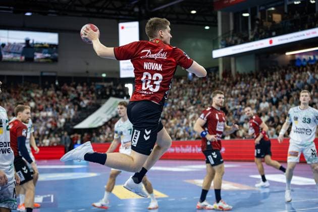 DAIKIN HBL SG Flensburg Handewitt vs FRISCH AUF Göppingen 28 09 25 Domen Novak No 63, SG Flensburg Handewitt in attack DAIKIN HBL SG Flensburg Handewitt vs FRISCH AUF Göppingen, GP JOULE Arena on 28 09 25 Copyright: xBEAUTIFULxSPORTS MarioxM.xKobergx