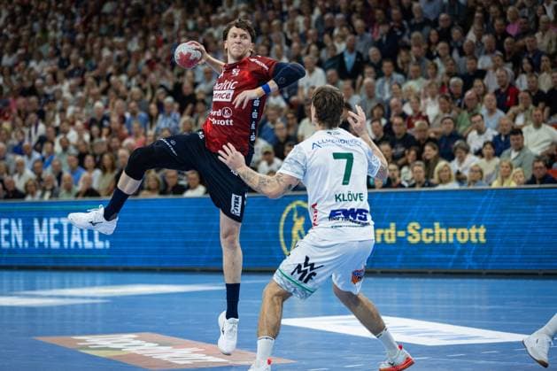 DAIKIN HBL SG Flensburg Handewitt vs FRISCH AUF Göppingen 28 09 25 Lasse Kjaer Møller Nr 64, SG Flensburg Handewitt vs Victor Klöve Nr 07, Frisch auf Göppingen DAIKIN HBL SG Flensburg Handewitt vs FRISCH AUF Göppingen, GP JOULE Arena on 28 09 25 Copyright: xBEAUTIFULxSPORTS MarioxM.xKobergx