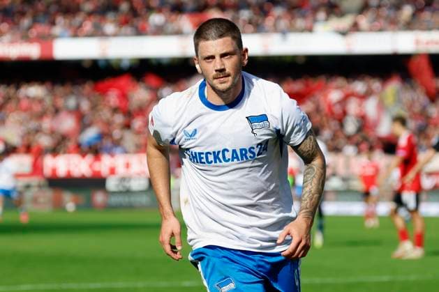 Goalscorer Dawid Kownacki Hertha BSC, 9 , cheering after his goal for 3 0, jubilant, cheering, cheering, emotions 28 09 2025, Football, 2 Bundesliga, 1 FC Nuernberg Hertha BSC, DEU, Nuremberg, Max Morlock Stadion, DFL REGULATIONS PROHIBIT ANY USE OF PHOTOGRAPHS AS IMAGE SEQUENCES AND OR QUASI VIDEO Copyright: HMBxMedia xHeikoxBecker