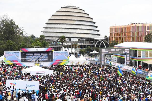 2025 UCI Road World Championships Picture by Simon Wilkinson SWpix.com - 28 09 2025 - Cycling - 2025 UCI Road World Championships - Kigali Convention Centre, Kigali, Rwanda - Men Elite Road Race - Crowds at the finish area outside Kigali Convention Centre Copyright: x xSWpix.comx(t axPhotographyxHubxLtd)xSimonxWilkinson SWpix.comx SWP-3030-8812