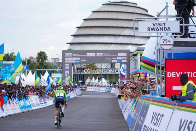 2025 UCI Road World Championships Picture by Zac Williams SWpix.com - 28 09 2025 - Cycling - 2025 UCI Road World Championships - Kigali Convention Centre, Kigali, Rwanda - Men Elite Road Race - Tadej Pogacar (Slovenia) Copyright: x xSWpix.comx(t axPhotographyxHubxLtd)xZacxWilliams SWpix.comx SWP-3030-8818