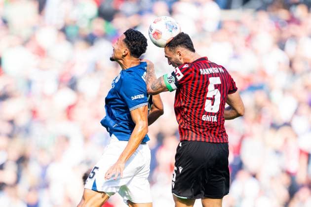 28 09 2025 Soccer, 2025 2026, 2 Bundesliga, Matchday 7, Hannover 96 DSC Arminia Bielefeld L R Vincent Ocansey Bielefeld , Virgil GhiÈa Hannover DFL REGULATIONS PROHIBIT ANY USE OF PHOTOGRAPHS AS IMAGE SEQUENCES AND OR QUASI VIDEO