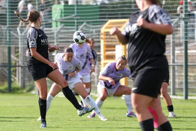 Soccer DFB Pokal Women BSG Chemie Leipzig vs FC Carl Zeiss Jena 28 09 2025 Elena Mühlemann 30, Carl Zeiss Jena scores the goal to 0 4 Soccer, DFB Pokal Women, Season 2025 2026, 1 Round BSG Chemie Leipzig vs FC Carl Zeiss Jena on 28 09 2025 at Alfred Kunze Sportpark, Leipzig Leutzsch Copyright: xBEAUTIFULxSPORTS JanxKaeferx