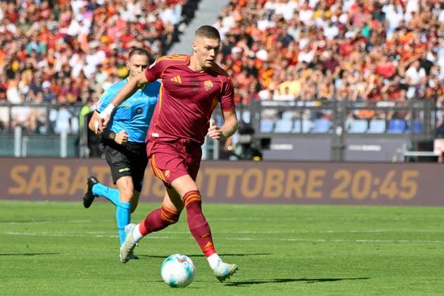 Roma™s Artem Dovbyk during the Serie A Enilive soccer match between AS Roma and Hellas Verona at the Rome s Olympic stadium, Italy - Sunday, September 28, 2025. - Soccer.  Copyright: xFabrizioxCorradetti LaPressex