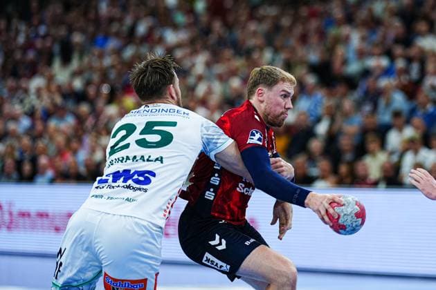 Ludwig Jurmala Astroem Frisch Auf Goeppingen, 25 , Simon Pytlick SG Flensburg Handewitt, 02 GER, SG Flensburg Handewitt vs Frisch Auf Goeppingen, Handball, Bundesliga, Matchday 6, Season 2026 2026, 28 09 2025 GER, SG Flensburg Handewitt vs Frisch Auf Goeppingen, Handball, Bundesliga, Matchday 6, Season 2026 2026, 28 09 2025 Flensburg Copyright: xEibner-Pressefoto MarcelxvonxFehrnx EP_MFN