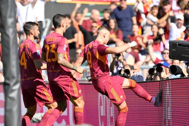 Roma™s Artem Dovbyk celebrates after scoring the goal 1-0 during the Serie A Enilive soccer match between AS Roma and Hellas Verona at the Rome s Olympic stadium, Italy - Sunday, September 28, 2025. - Soccer.  Copyright: xFabrizioxCorradetti LaPressex