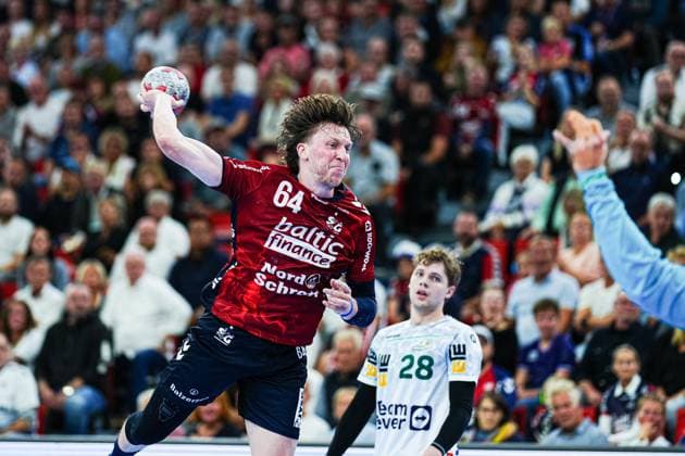 Throw Goal Lasse Moeller SG Flensburg Handewitt, 64 GER, SG Flensburg Handewitt vs Frisch Auf Goeppingen, Handball, Bundesliga, Matchday 6, Season 2026 2026, 28 09 2025 GER, SG Flensburg Handewitt vs Frisch Auf Goeppingen, Handball, Bundesliga, Matchday 6, Season 2026 2026, 28 09 2025 Flensburg Copyright: xEibner-Pressefoto MarcelxvonxFehrnx EP_MFN