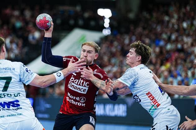 Simon Pytlick SG Flensburg Handewitt, 02 , Victor Kloeve Frisch Auf Goeppingen, 07 GER, SG Flensburg Handewitt vs Frisch Auf Goeppingen, Handball, Bundesliga, Matchday 6, Season 2026 2026, 28 09 2025 GER, SG Flensburg Handewitt vs Frisch Auf Goeppingen, Handball, Bundesliga, Matchday 6, Season 2026 2026, 28 09 2025 Flensburg Copyright: xEibner-Pressefoto MarcelxvonxFehrnx EP_MFN