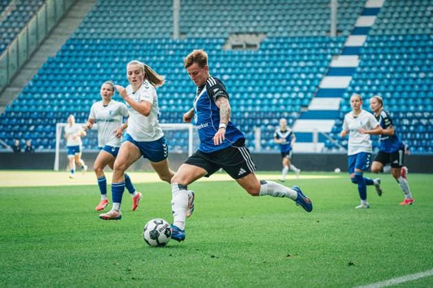 DFB Pokal Frauen 1 FC Magdeburg vs Hamburger SV, 28 09 25 Jobina Lahr Hamburger SV, 31 flankt DFB Pokal Frauen 2025 2026, 1 Runde 1 FC Madgeburg vs Hamburger SV am 28 09 2025 in der Avnet Arena, Magdeburg DFB DFL REGULATIONS PROHIBIT ANY USE OF PHOTOGRAPHS AS IMAGE SEQUENCES AND OR QUASI VIDEO Copyright: xBEAUTIFULxSPORTS Tonhäuserx
