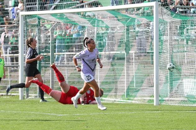 Soccer DFB Pokal Women BSG Chemie Leipzig vs FC Carl Zeiss Jena 28 09 2025 Noemi Gentile 25, Carl Zeiss Jena has just scored the goal to 0 5 Soccer, DFB Pokal Women, Season 2025 2026, 1 Round BSG Chemie Leipzig vs FC Carl Zeiss Jena on 28 09 2025 at Alfred Kunze Sportpark, Leipzig Leutzsch Copyright: xBEAUTIFULxSPORTS JanxKaeferx