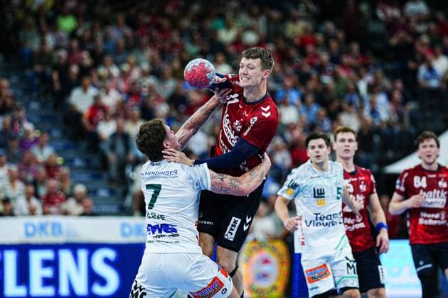 Victor Kloeve Frisch Auf Goeppingen, 07 , Emil Manfeldt Jakobsen SG Flensburg Handewitt, 31 GER, SG Flensburg Handewitt vs Frisch Auf Goeppingen, Handball, Bundesliga, Matchday 6, Season 2026 2026, 28 09 2025 GER, SG Flensburg Handewitt vs Frisch Auf Goeppingen, Handball, Bundesliga, Matchday 6, Season 2026 2026, 28 09 2025 Flensburg Copyright: xEibner-Pressefoto MarcelxvonxFehrnx EP_MFN