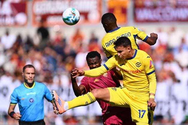 CALCIO - Serie A - AS Roma vs Hellas Verona FC Evan N Dicka of A.S. Roma, Daniel Akpa Akpro of Hellas Verona F.C. and Giovane of Hellas Verona F.C. are in action during the 5th day of the Serie A Championship between A.S. Roma and Hella Verona F.C. at the Olympic Stadium on September 28, 2025 in Rome, Italy. Rome Italy  Copyright: xIPAxSport ABACAx