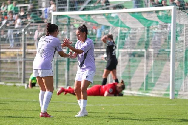 Soccer DFB Pokal Women BSG Chemie Leipzig vs FC Carl Zeiss Jena 28 09 2025 Noemi Gentile 25, Carl Zeiss Jena celebrates the goal celebration together with Anika Metzner 4, Carl Zeiss Jena Football, DFB Pokal Women, Season 2025 2026, 1 Round BSG Chemie Leipzig vs FC Carl Zeiss Jena on 28 09 2025 at Alfred Kunze Sportpark, Leipzig Leutzsch Copyright: xBEAUTIFULxSPORTS JanxKaeferx
