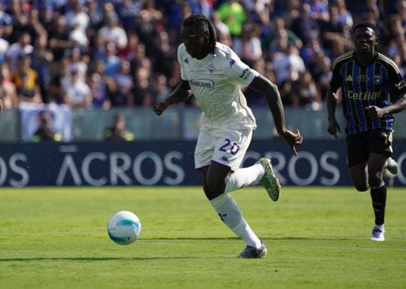Fiorentina s Moise Kean Makes an attempt to score....During the Serie A soccer match between Pisa and Fiorentina at the Cetilar Arena Romeo Anconetani Stadium in Pisa; Center West Italy; saturday September 28; 2025 ; Soccer  Copyright: xAlessandroxLaxRocca LaPressex