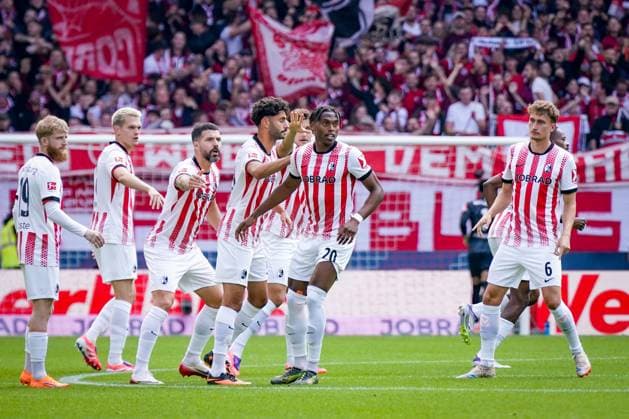 Germany Soccer Bundesliga 2025 26, Matchday 5 SC Freiburg vs TSG Hoffenheim Europa Park Stadion Freiburg Goal and goal celebration for 1-0 by Junior Adamu SC Freiburg, 20 after VAR check no offside Joy, emotions, jubilation Copyright: xJOERANxSTEINSIEKx